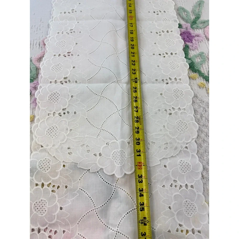 Vintage White Eyelet Lace Table Runner Floral Scalloped Edge Cutwork 41x11